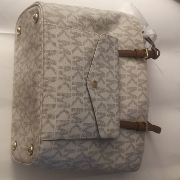 100% designer Authentic Micheal kors jet tote - Picture 11 of 16